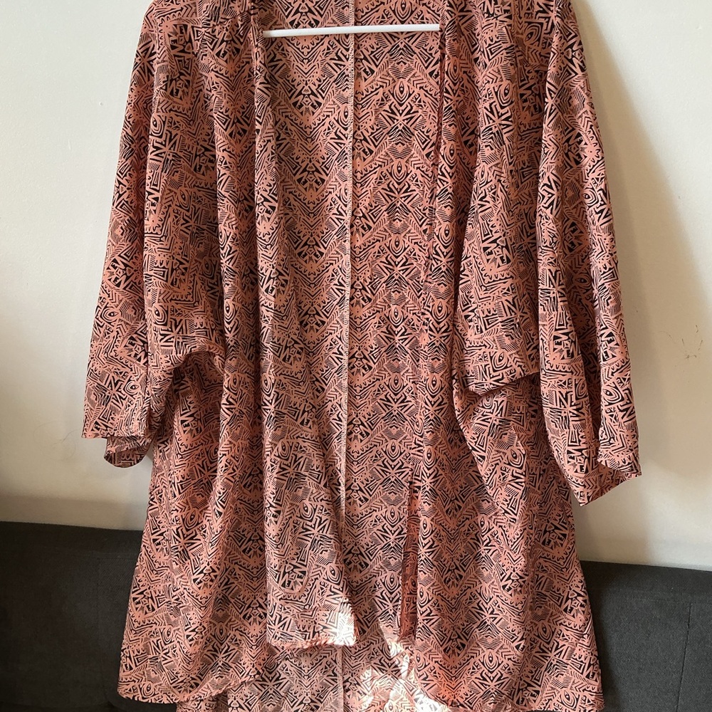 LuLaRoe Black and Peach Abstract Kimono